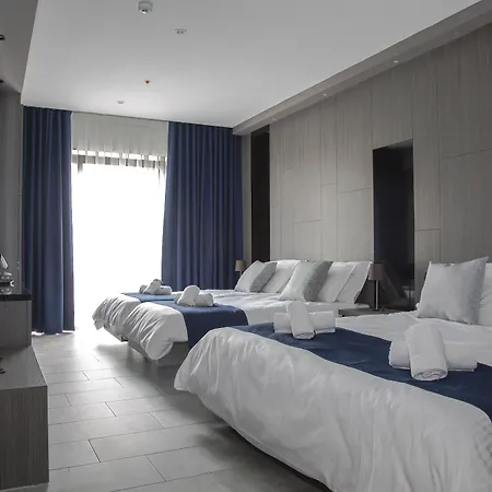 Hotel The District San Ġiljan