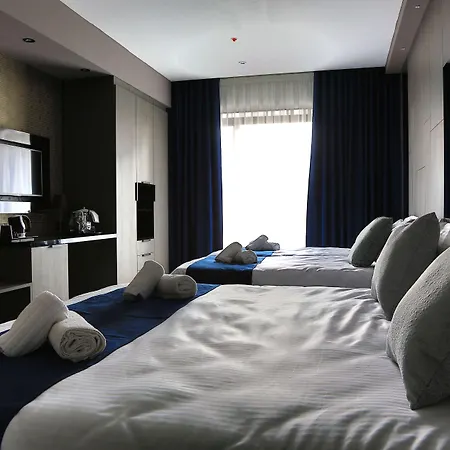 The District 3* Saint Julian's