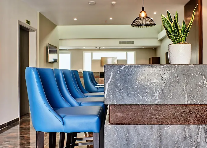 ザ ディストリクト Saint Julian's