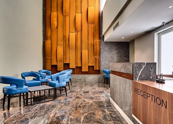 ザ ディストリクト Saint Julian's